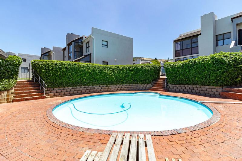 To Let 1 Bedroom Property for Rent in Loevenstein Western Cape